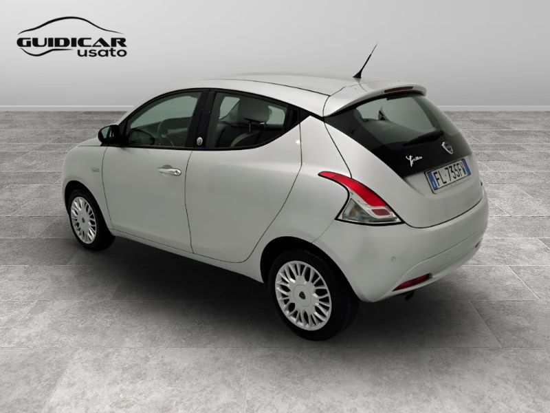 GuidiCar - LANCIA Ypsilon III 2015 2017 Ypsilon 1.2 Gold ecochic Gpl 69cv my16 Usato