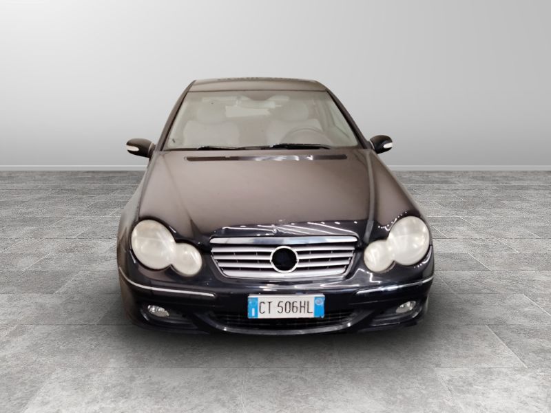 GuidiCar - Mercedes Classe C Sportcoupe - CL203 2004 2005 C SportCoupe 200 cdi Avantgarde Usato