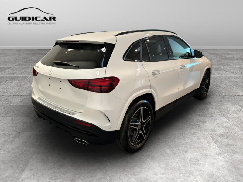 GuidiCar - MERCEDES BENZ NUOVA GLA 1 GLA 200 d Automatic 4MATIC Nuovo