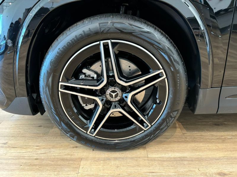 GuidiCar - MERCEDES BENZ NUOVA GLA 1 GLA 200 d Automatic 4MATIC Nuovo