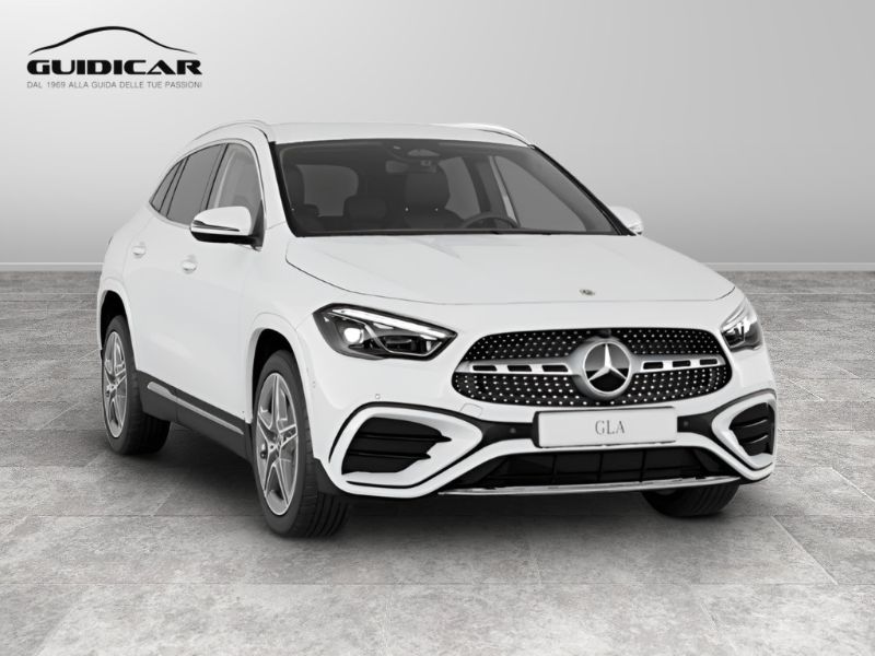 GuidiCar - MERCEDES BENZ NUOVA GLA 1 GLA 200 d Automatic 4MATIC Nuovo