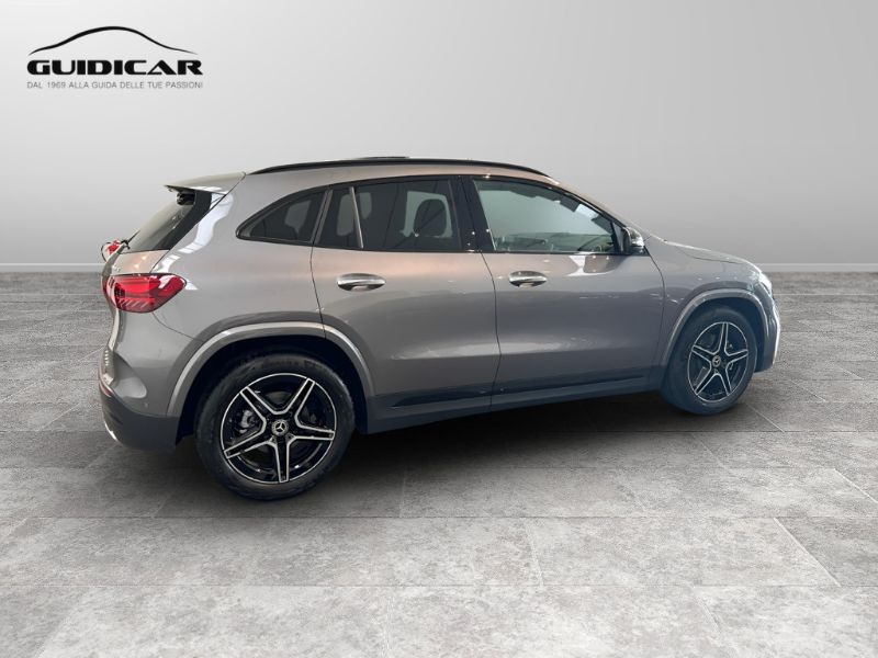 GuidiCar - MERCEDES BENZ NUOVA GLA 1 GLA 200 d Automatic 4MATIC Nuovo