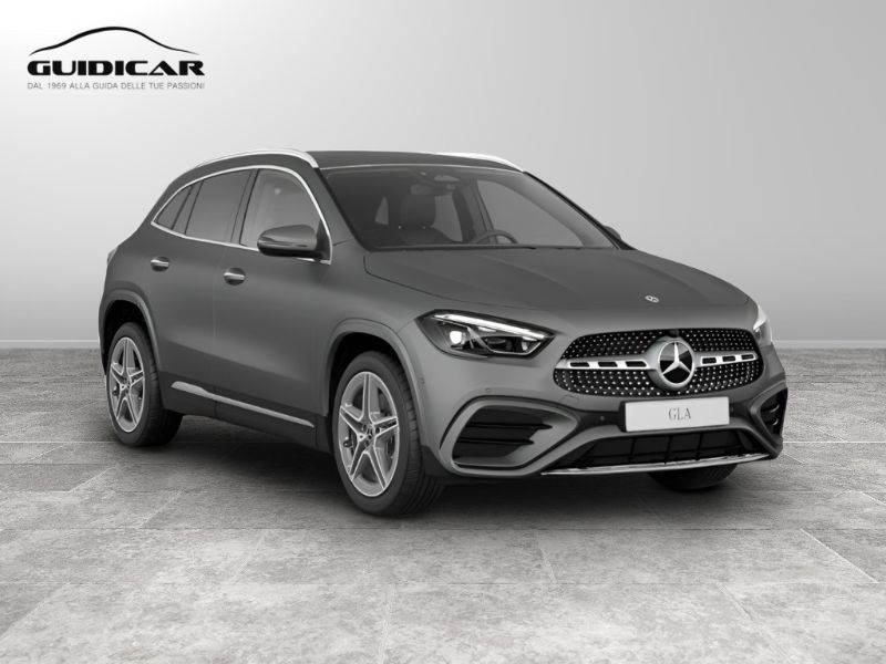 GuidiCar - MERCEDES BENZ NUOVA GLA 1 GLA 200 d Automatic 4MATIC Nuovo