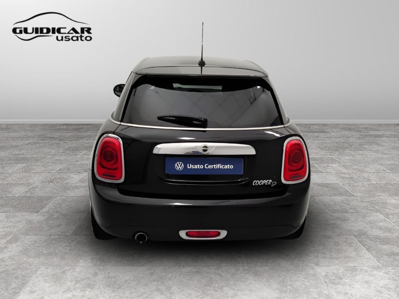 GuidiCar - MINI Mini 5 porte  (F55) 2015 Mini 1.5 Cooper D 5p Usato