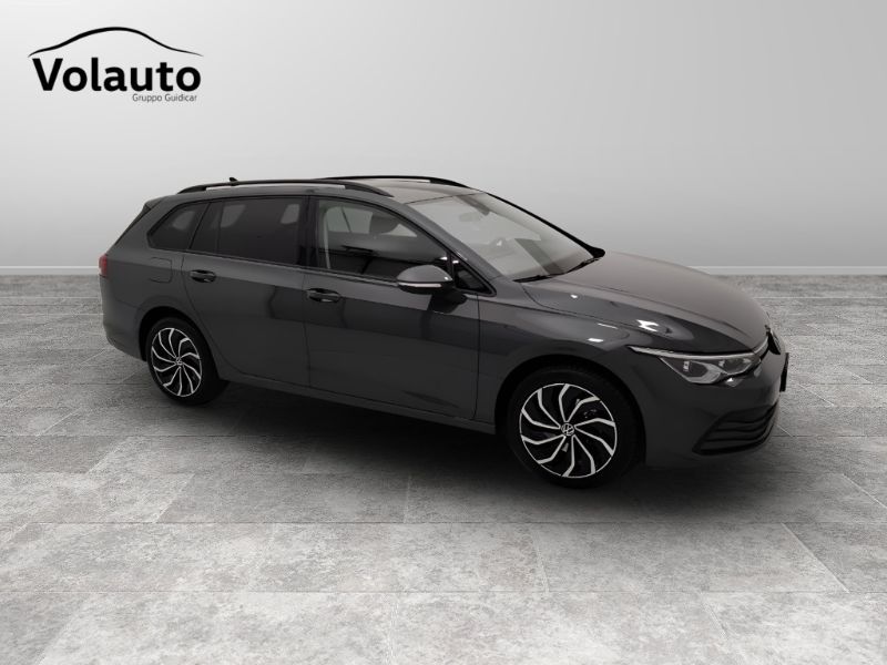 GuidiCar - VOLKSWAGEN Golf VIII 2020 Variant 2021 Golf Variant 1.0 etsi evo Life 110cv dsg Usato