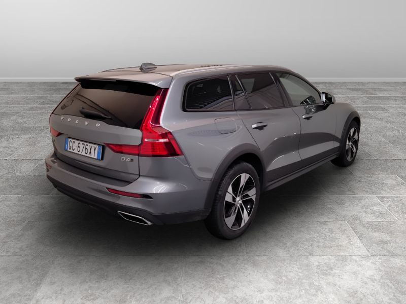 GuidiCar - VOLVO V60 CC (2018--->) 2020 V60 CC (2018-->) - V60 Cross Country B4 (d) AWD Geartronic B Usato