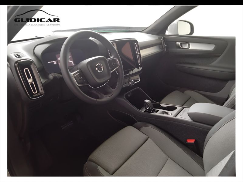 GuidiCar - VOLVO XC40 1 XC40 2.0 b3 Core auto Nuovo