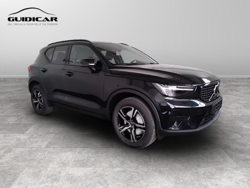 GuidiCar - VOLVO XC40 1 XC40 PLUS DARK B3 AUT Nuovo